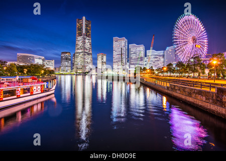 Yokohama, Giappone skyline a Minato Mirai Waterfront District. Foto Stock