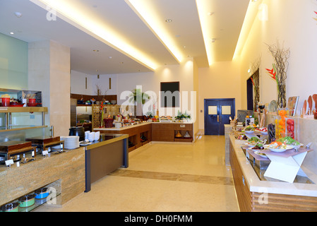 Il ristorante interno di un lussuoso hotel di Dubai, Emirati arabi uniti Foto Stock