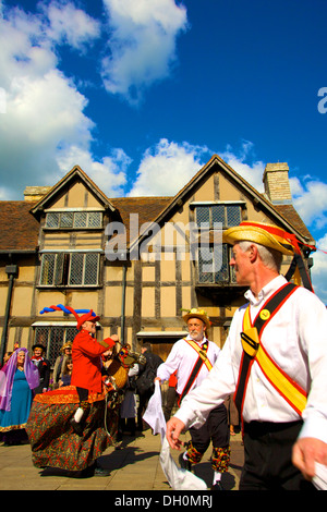 Morris Dancing, Stratford upon Avon, Warwickshire, Inghilterra Foto Stock