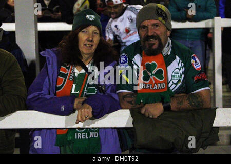 Rochale, UK. 28 ott 2013. L'Irlanda sostenitori durante la Coppa del Mondo di Rugby Group un gioco tra le isole Figi e l'Irlanda dall'Spotland Stadium. Credito: Azione Sport Plus/Alamy Live News Foto Stock