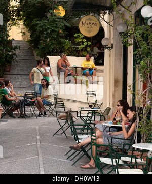 Caffè nel centro storico della città di Corfù, noto anche come Kerkira o Kerkyra, nord est CORFU, CORFU, ISOLE IONIE Foto Stock