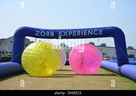 Zorb esperienza al Butlins Skegness, Ingoldmells, Skegness, Lincolnshire, England, Regno Unito Foto Stock