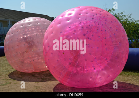 Zorb esperienza al Butlins Skegness, Ingoldmells, Skegness, Lincolnshire, England, Regno Unito Foto Stock