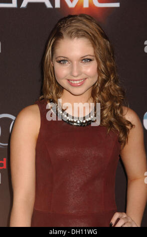 Hollywood, California, USA. 28 ott 2013. Sammi Hanratty assiste la premiere del ''mittente il gioco dell'' al Teatro Cinese di Hollywood, Ca .il 28 ottobre 2013.Foto di - L 2013 © Phil Roach/Globe foto/ZUMAPRESS.com/Alamy Live News Foto Stock