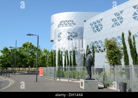 Scuola Di Catering O Lycée Georges Fréche Di Massimiliano Fuksas & Statua Dell'Ex Sindaco Georges Frêche Montpellier Francia Foto Stock