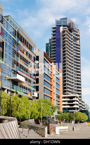 Nuova zona residenziale/commerciale/edifici aziendali a Melbourne Docklands. Foto Stock