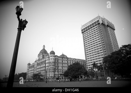 Taj Mahal hotel vecchi e nuovi del Maharashtra Mumbai India Asia Foto Stock