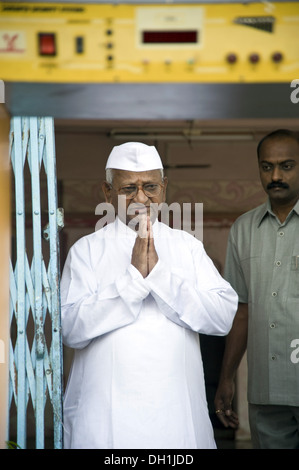 Anna Hazare , attivista sociale indiano , Kisan Baburao Hazare ha portato i movimenti ad aumentare la trasparenza del governo e ad indagare e punire la corruzione , Foto Stock