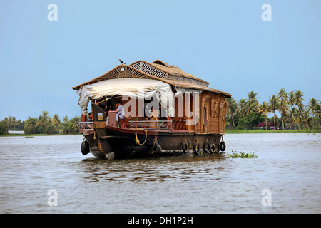 Houseboat in Punnamada lago a Alleppey Kerala India Foto Stock