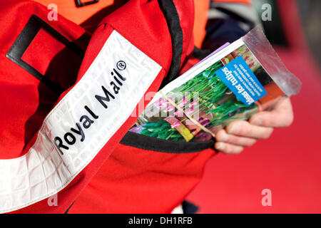 Un postino sul suo giro nel North Yorkshire Foto Stock