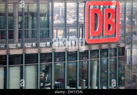 Berlino, Germania. 29 ott 2013. Deutsche Bahn sede presso la Potsdamer Platz di Berlino, Germania, 29 ottobre 2013. Foto: Kay Nietfeld/dpa/Alamy Live News Foto Stock