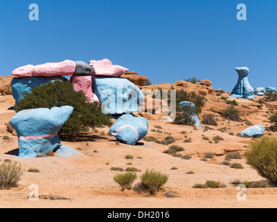 Il dipinto di blu di rocce di granito di Tafaroute in Anti Atlas mountain range Marocco Foto Stock