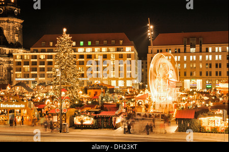 Striezelmarkt mercatino di Natale a Dresda in Sassonia Foto Stock