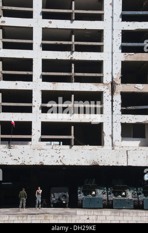 Il distrutto edificio dell ex Holiday Inn Hotel a Beirut, Libano Foto Stock