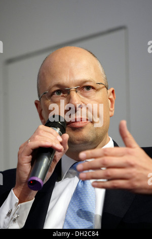 Martin Reitz, responsabile delle attività di investment banking, in Germania, in Austria e in Svizzera Rothschild, dando un discorso alla conferenza organizzata Foto Stock