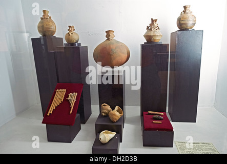 Artefatti al Museo Archeologico di Ancash,Huaraz, Perù. Foto Stock