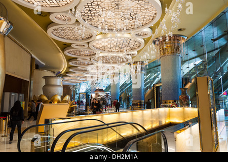 Gli interni del Grand Lisboa casinò di Macau. Foto Stock