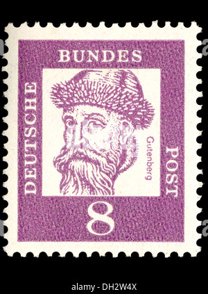 Ritratto di Johannes Gutenberg (1395-1468: editore tedesco, ha introdotto la stampa per l'Europa, c1439) sul tedesco francobollo Foto Stock