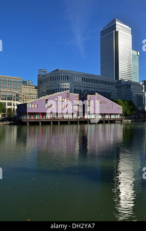 Canary Wharf station wagon, Isle of Dogs, Docklands, London E14, Regno Unito Foto Stock