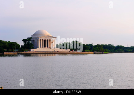 Il Jefferson Memorial a Washington DC nella luce della sera. Foto Stock