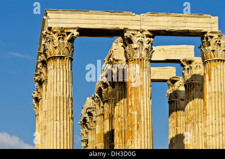 Visualizzazione delle colonne del Tempio di Zeus Olimpio, Olympieion, Atene, Grecia, Europa Foto Stock