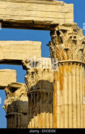 Visualizzazione delle colonne del Tempio di Zeus Olimpio, Olympieion, Atene, Grecia, Europa Foto Stock