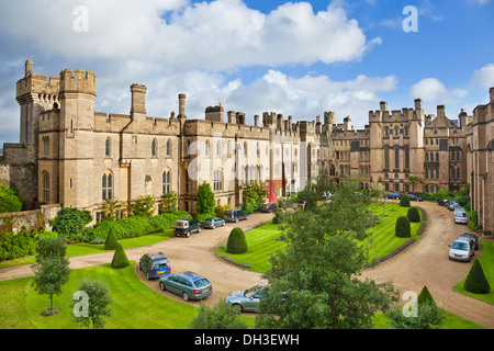 Arundel Castle Towers e merlature West Sussex England Regno Unito GB EU Europe Foto Stock