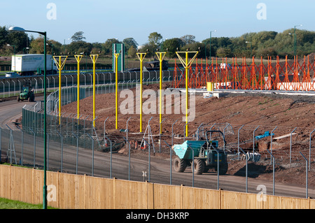 Dall'Aeroporto di Birmingham pista estensione, nuove luci di atterraggio, Birmingham, Regno Unito Foto Stock