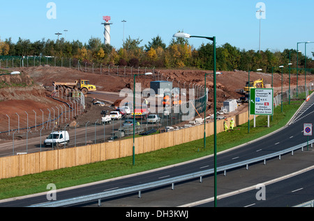 Dall'Aeroporto di Birmingham pista estensione, deviato A45 Road, Birmingham, Regno Unito Foto Stock