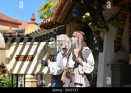 Il capitano Jack Sparrow pirata del Tutorial mostra a Adventureland nel Magic Kingdom, Disney World Resort, Florida Foto Stock