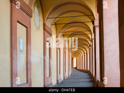 Colonnato di San Luca Santuario a Bologna, Italia Foto Stock