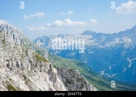Panorama da Jof di Montasio nelle Alpi Giulie, Friuli, Italia Foto Stock