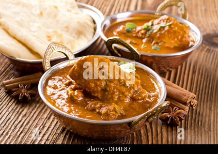 Chiecken curry con pane naan Foto Stock