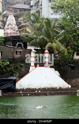 Serbatoio Banganga walkeshwar tempio Mumbai Maharashtra India Asia 2012 Foto Stock