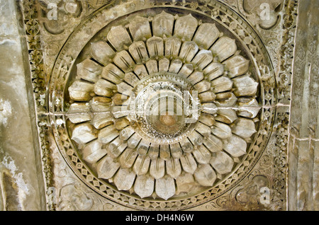 Il design del soffitto del fiore di loto Khajuraho Madhya Pradesh India Asia Foto Stock