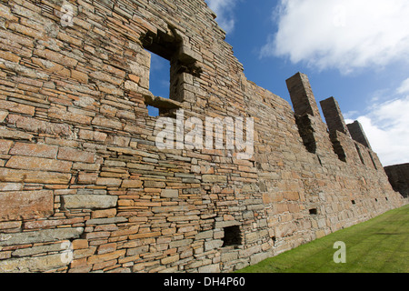 Isole di Orkney, Scozia. Vista pittoresca del west esterni rovine di elevazione del Earl's Palace a Bisray. Foto Stock