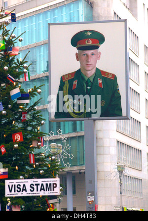 Il Checkpoint Charlie, Berlin, Germania, Europa. Foto Stock