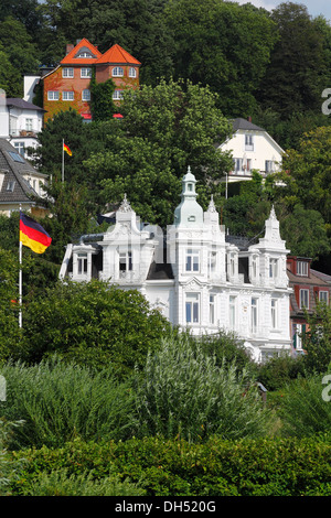 Historic Strandhotel Blankenese, costruita nel 1902, in Strandweg street, di Amburgo Blankenese trimestre sul fiume Elba Foto Stock