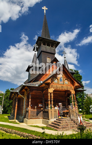 Ortodossa architettura in legno chiesa nel villaggio di Baile Felix, Transilvania, Romania Foto Stock