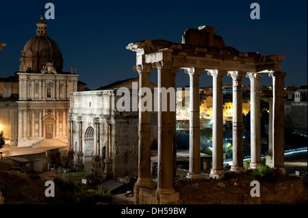 Forum Romanum di notte, vista dal Campidoglio, Roma, Italia, Europa Foto Stock