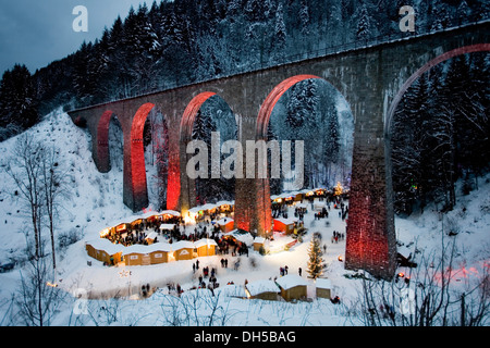 Mercato di natale, Ravenna Bridge, Ravenna Gorge, Ravenna gorge, Schwarzwald, Foresta Nera, Baden-Württemberg, Germania Foto Stock