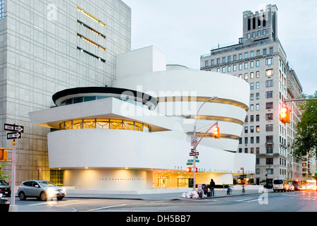 Museo Guggenheim, Fifth Avenue, Upper East Side di Manhattan, New York New York, Stati Uniti Foto Stock