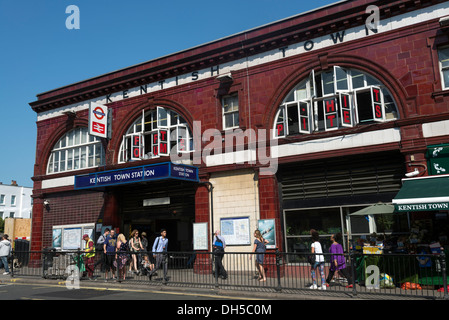 Kentish Town la stazione della metropolitana di Londra, Inghilterra, Regno Unito Foto Stock