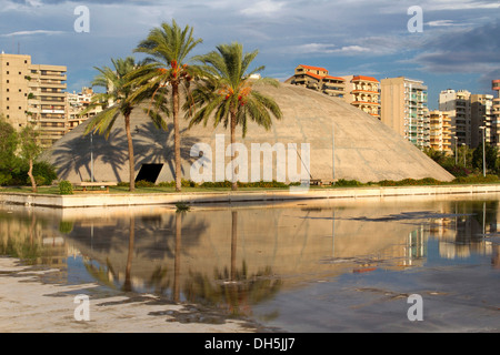 Assembly Hall, Expo, Rachid Karame fiera internazionale, Tripoli, Libano. L'architetto brasiliano Oscar Niemeyer era la pianificazione Foto Stock