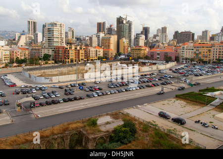 Immobili nel quartiere di Achrafieh, la Piazza dei Martiri a destra e nella parte anteriore, Beirut, Libano Foto Stock