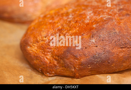 Appena fatto pane il raffreddamento Foto Stock