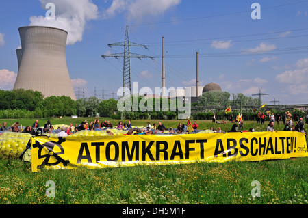 Anti nucleare dimostrazione a Gundremmingen centrale nucleare, la più potente centrale nucleare tedesca impianto di alimentazione Foto Stock