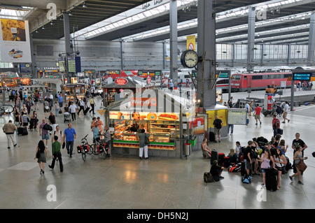 Concourse, la Stazione Ferroviaria Centrale di Monaco di Baviera, Baviera, Baviera Foto Stock