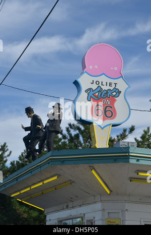 Joliet Jake e Elwood Blues sulla sommità della ricca e cremosa di Gelateria in Joliet, Illinois, la storica Route 66 Foto Stock