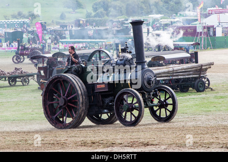 Un rullo di rubare al vapore di Dorset fair parade Foto Stock